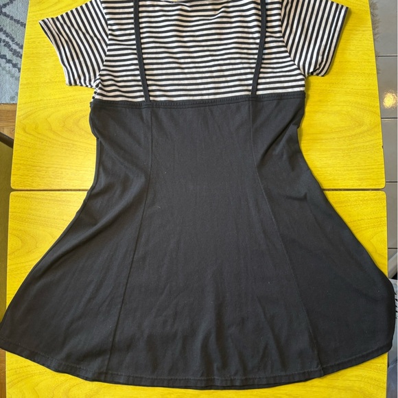 Black and White Striped Dress - Picture 3 of 4